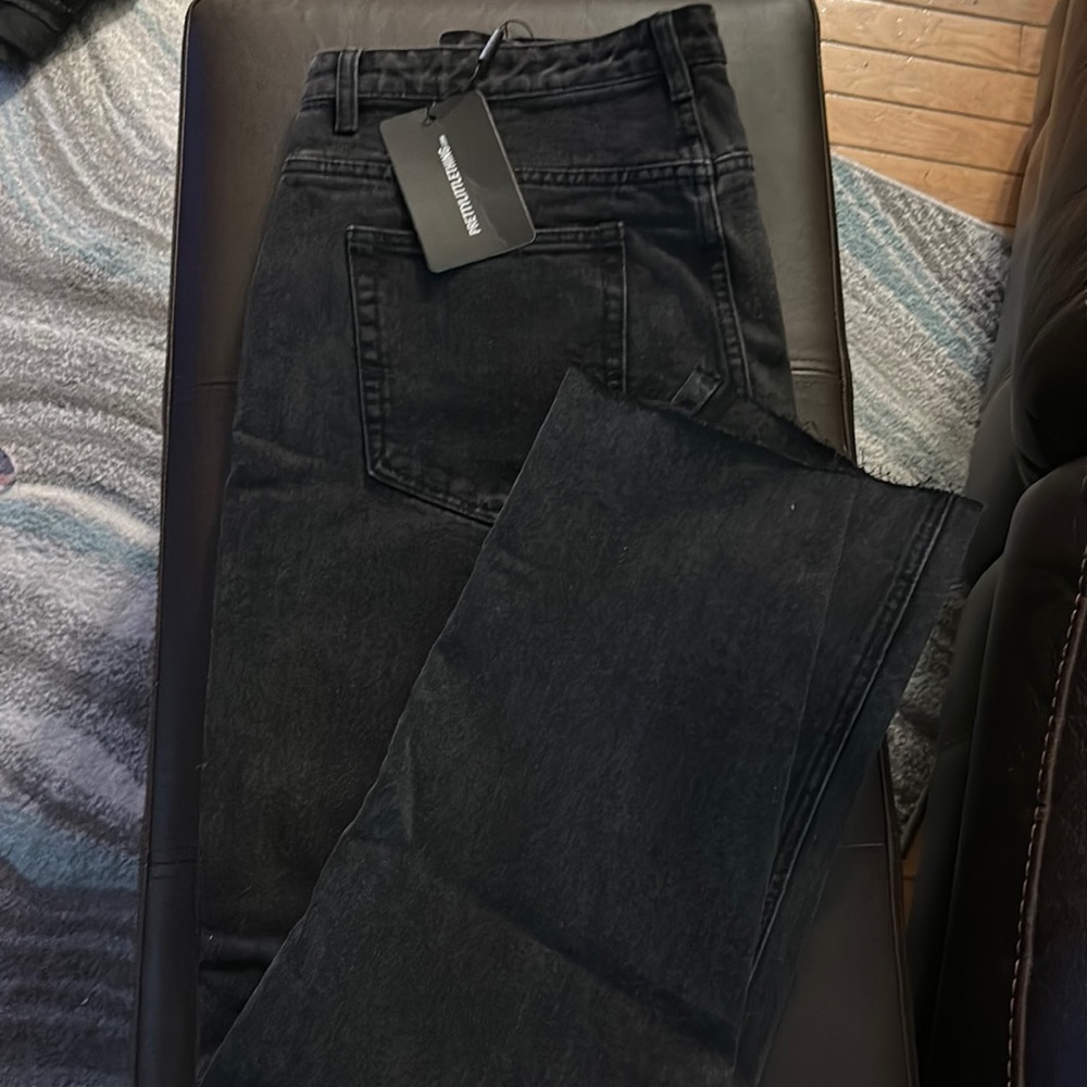 BNWT PRETTY LITTLE THING TALL BLACK RAQ HEM CROPPED JEANS